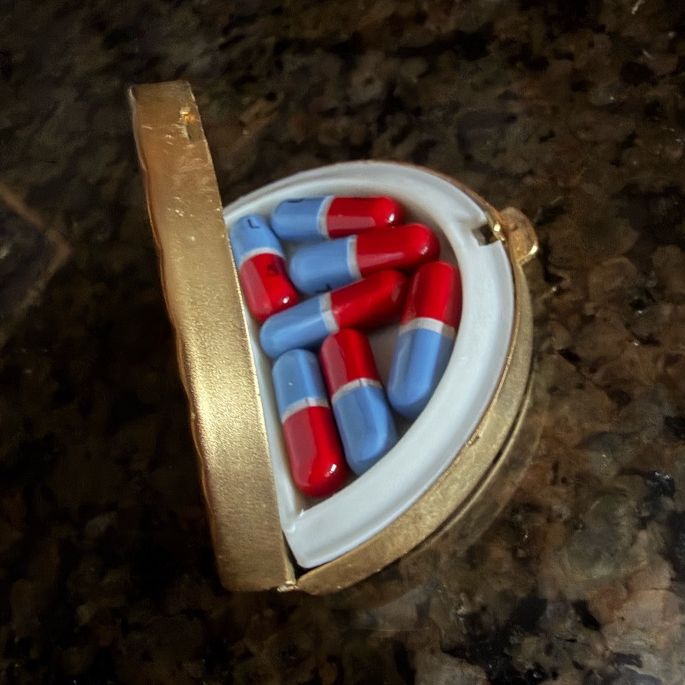 Only a few left of the Vintage pill box - Picture 13 of 13